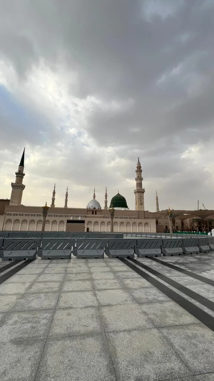 Masjid an-Nabawi green dome in Madinah — Ziyarah tour sacred site visited with Taxi Bhai