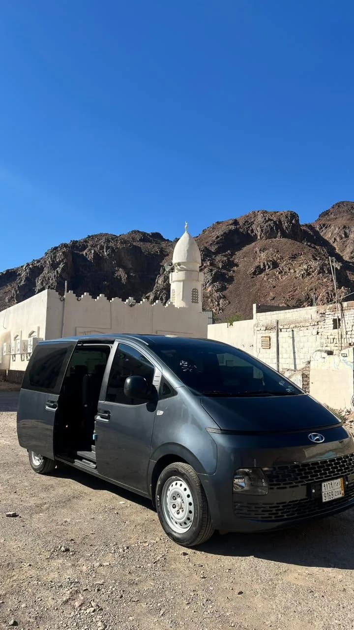 Hyundai Staria 7-seater MPV in Makkah